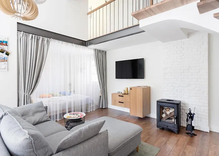 3 Bedroom Apartment 24H Self Check In, Free Parking, Ac, Fireplace