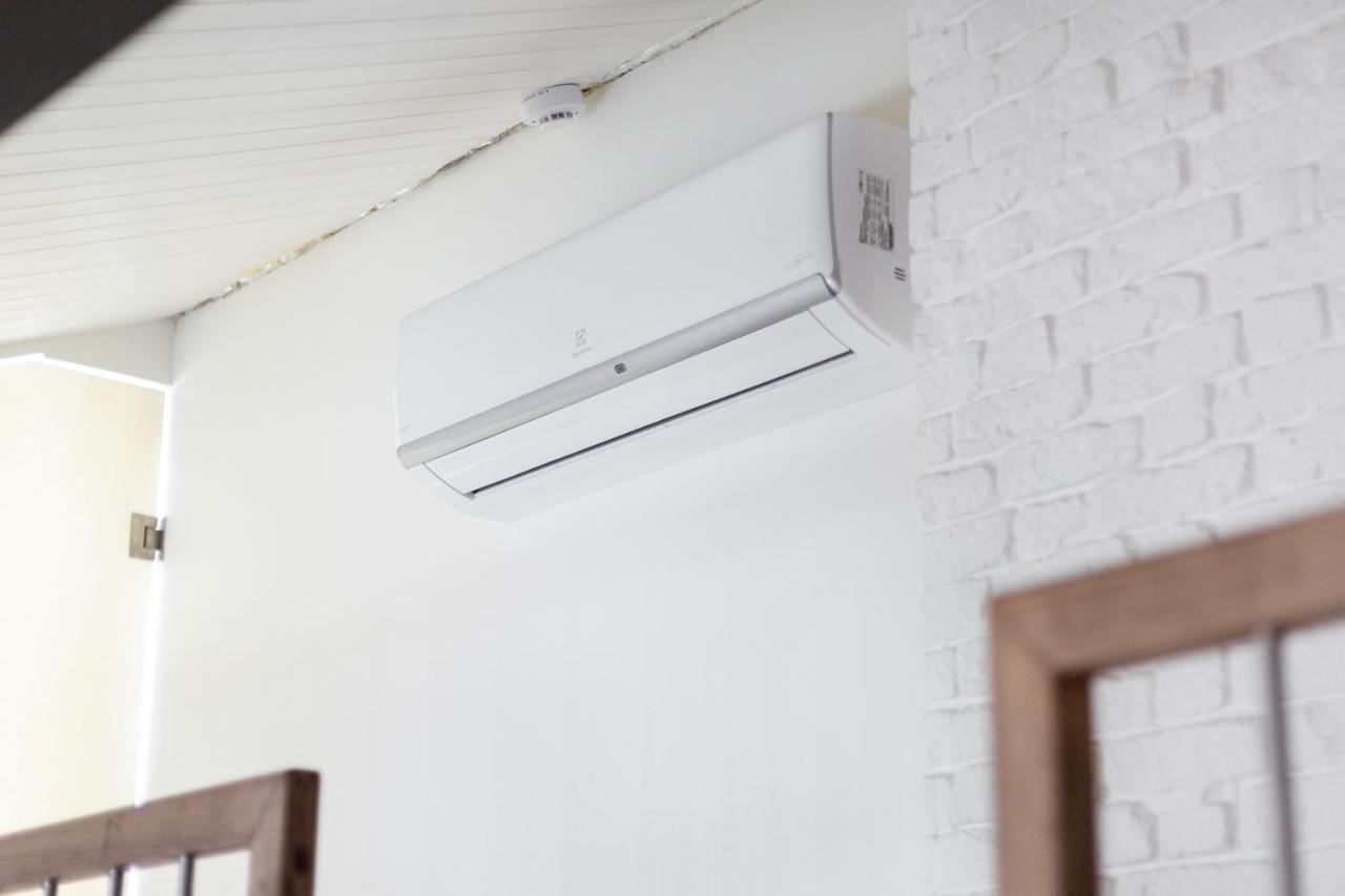 3 Bedroom 24h Self Check In, Free Parking, Ac, Fireplace *